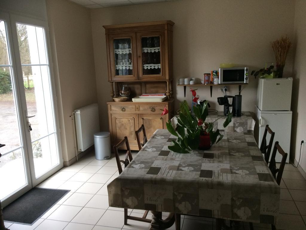 La Demi-Lune Bed & Breakfast Bailleval Exterior foto