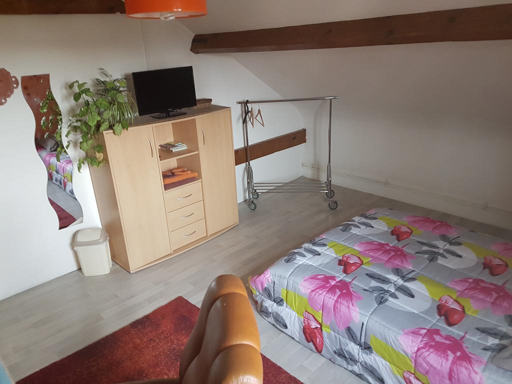 La Demi-Lune Bed & Breakfast Bailleval Exterior foto