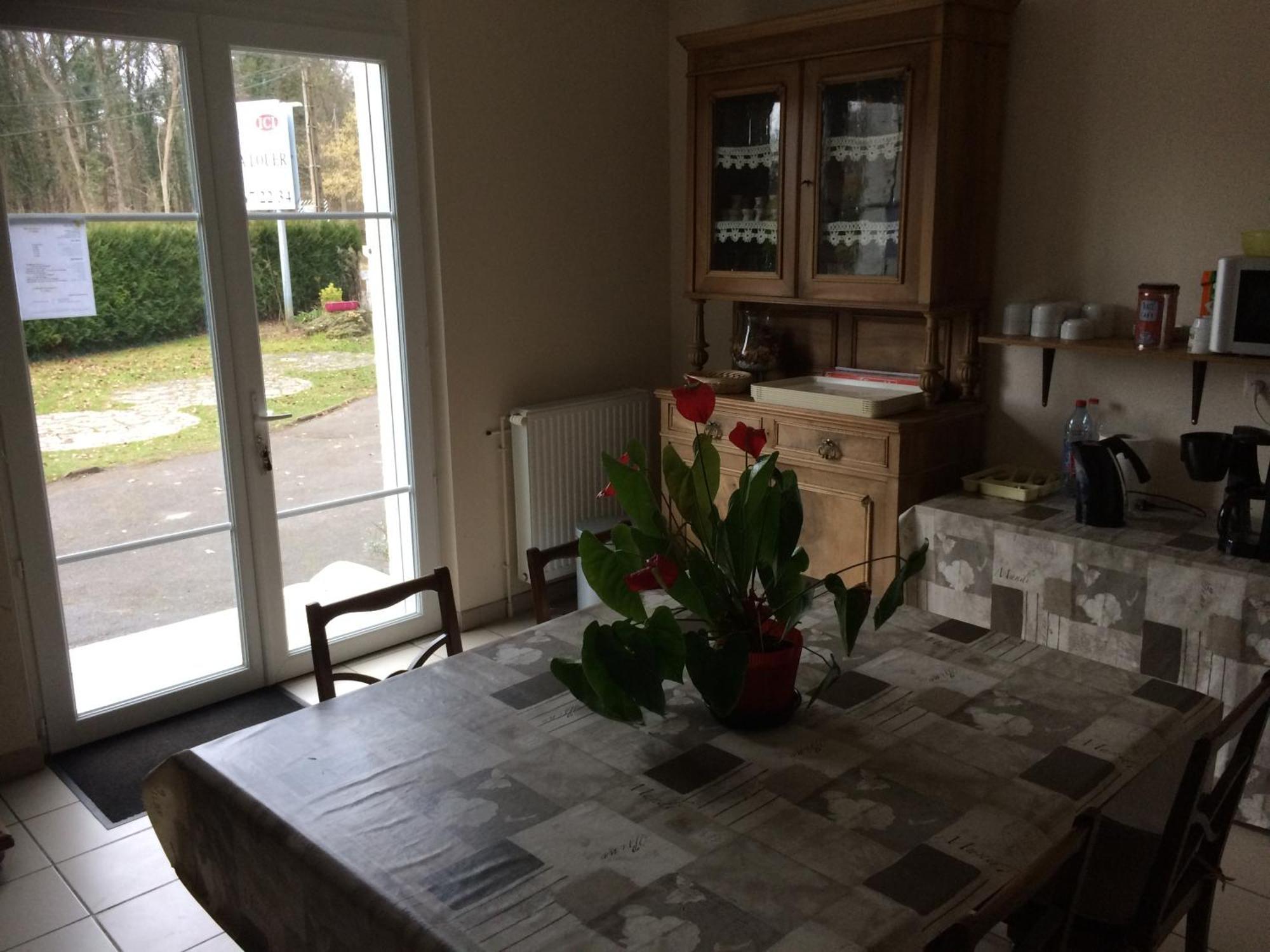 La Demi-Lune Bed & Breakfast Bailleval Exterior foto