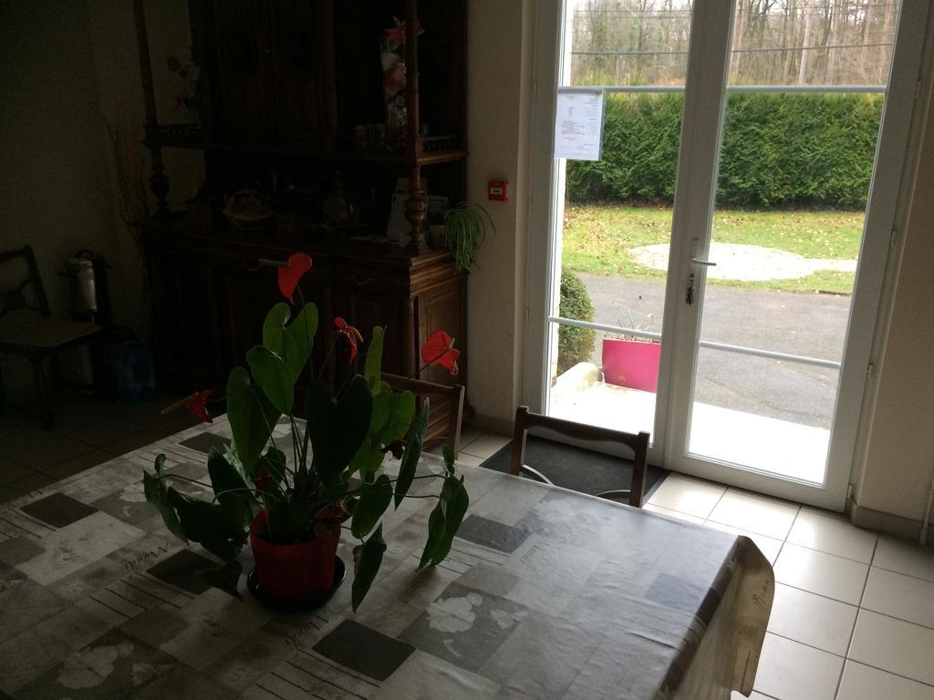La Demi-Lune Bed & Breakfast Bailleval Exterior foto