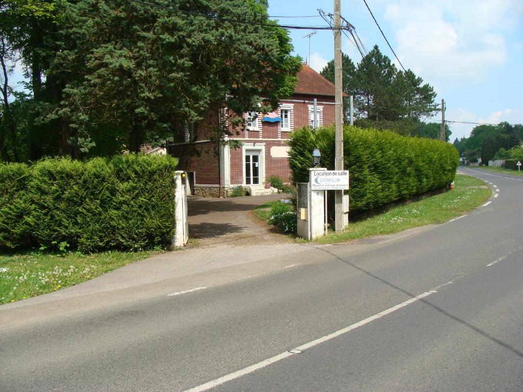 La Demi-Lune Bed & Breakfast Bailleval Exterior foto
